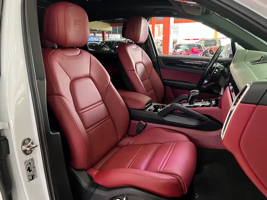 Porsche Cayenne 2018 — фото 16