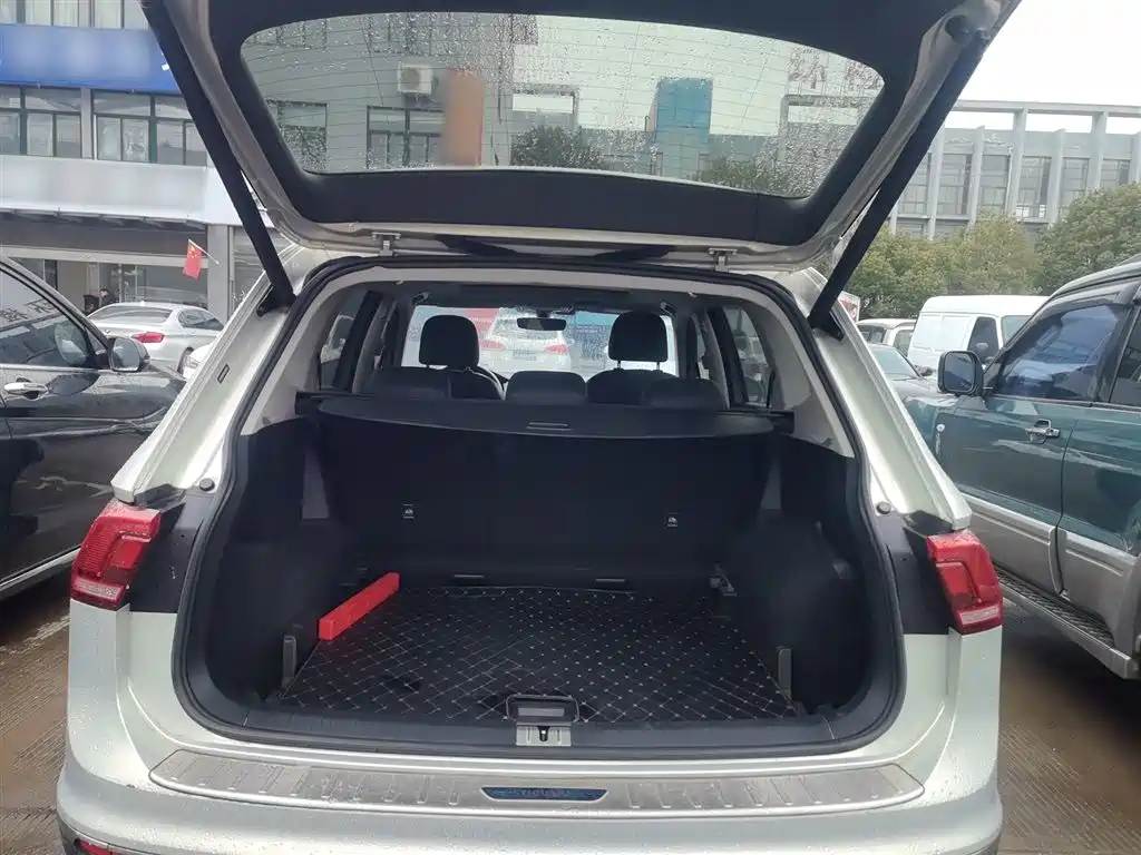 Volkswagen Tiguan L 2019 — фото 19