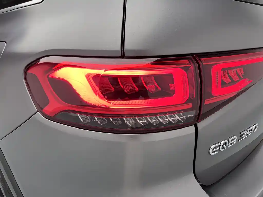 Mercedes-Benz EQB 2022