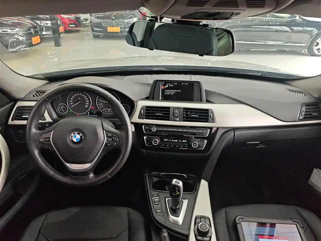 BMW 3 Series GT 2017 — фото 10