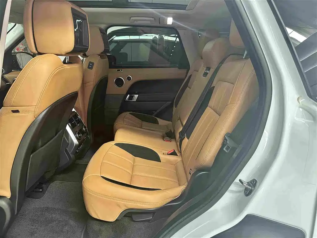 Land Rover Range Rover Sport 2022 — фото 16