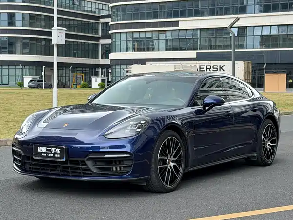 Porsche Panamera 2022