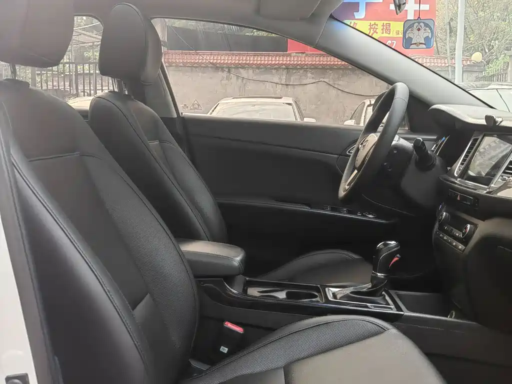 Hyundai Mistra 2014 — фото 10