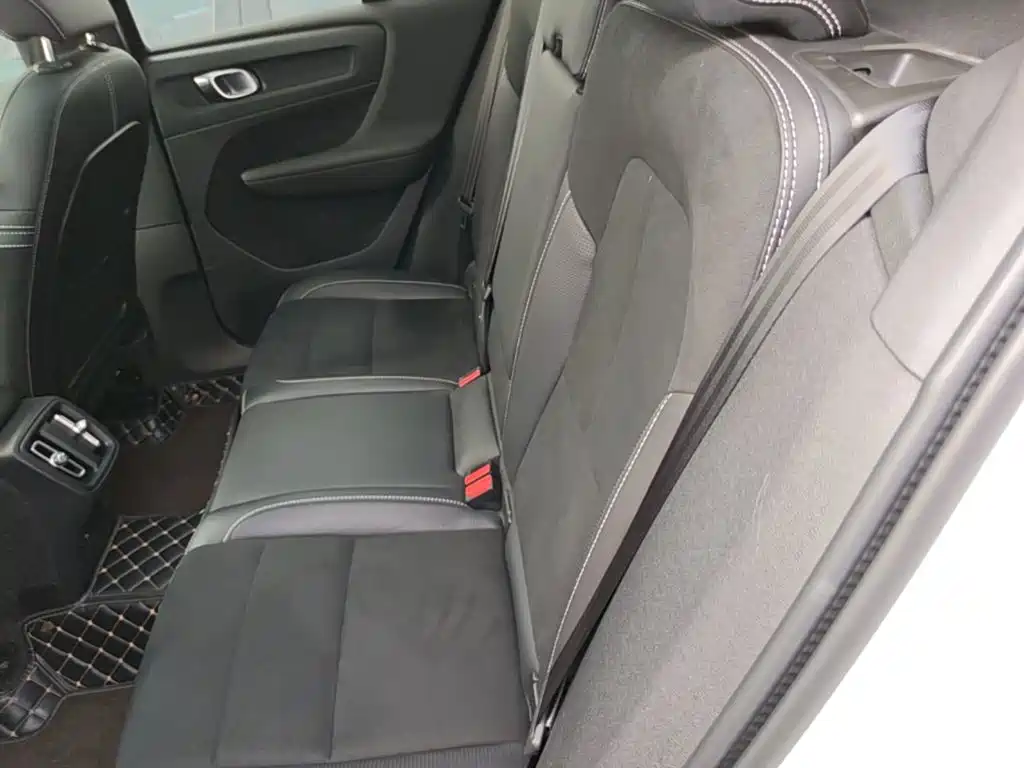 Volvo XC40 2021 — фото 17