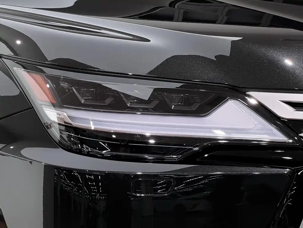 Lexus LX 2025