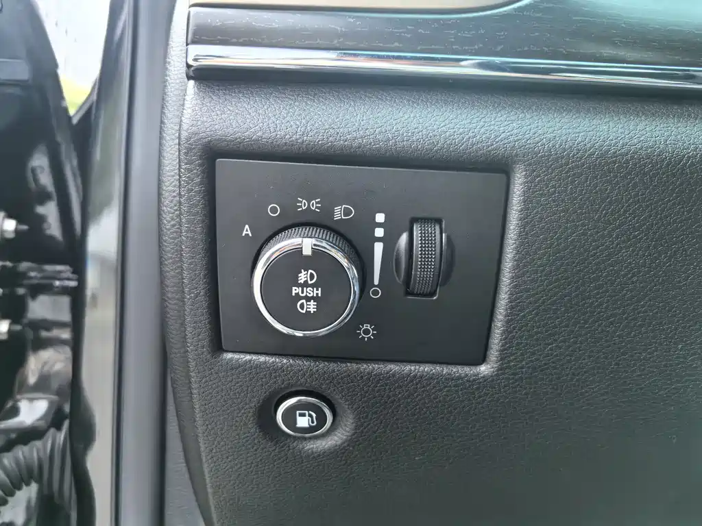 Jeep Grand Cherokee 2014 — фото 24