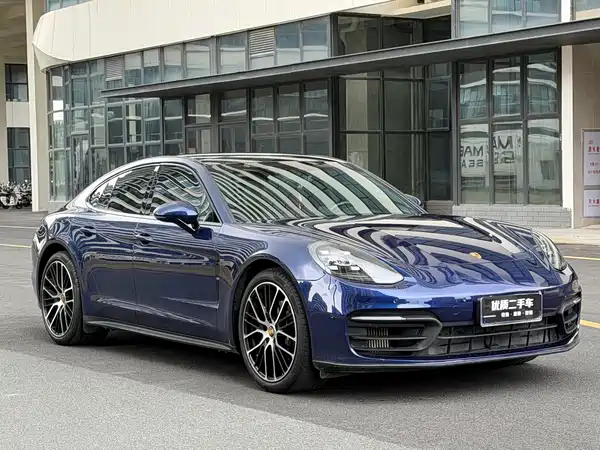 Porsche Panamera 2022