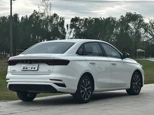 Geely Emgrand 2025
