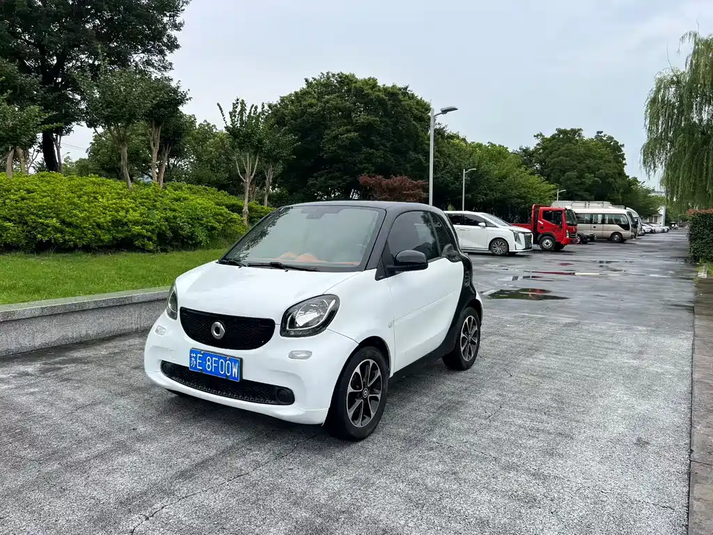 smart fortwo 2015 — фото 1