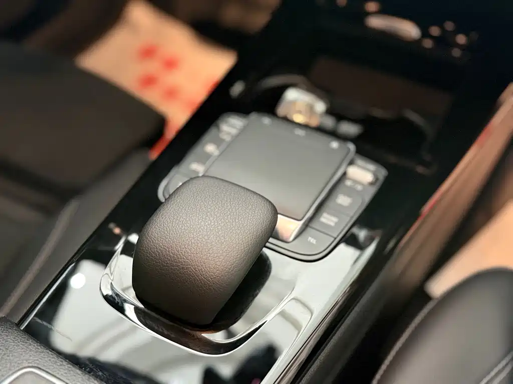 Mercedes-Benz A-Class 2022 — фото 13