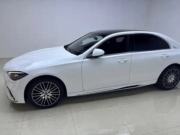 Mercedes-Benz C-Class 2024