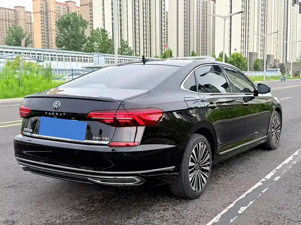 Volkswagen Passat 2021 — фото 10