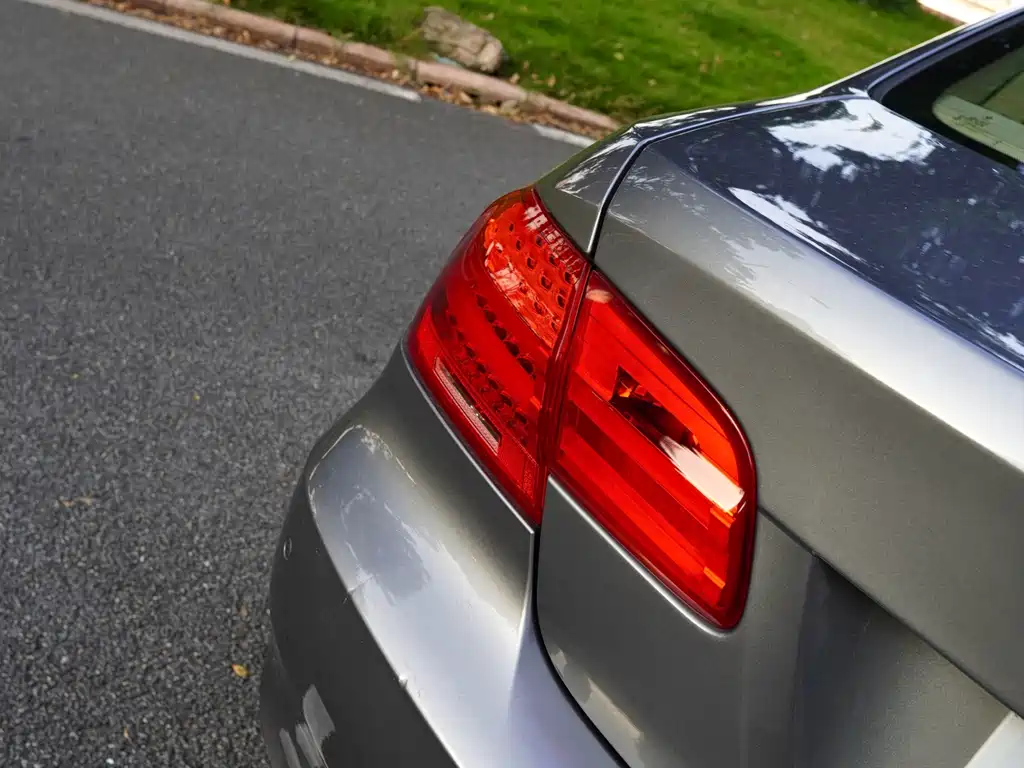 BMW 3 Series 2013 — фото 27