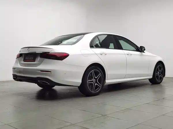Mercedes-Benz E-Class 2022