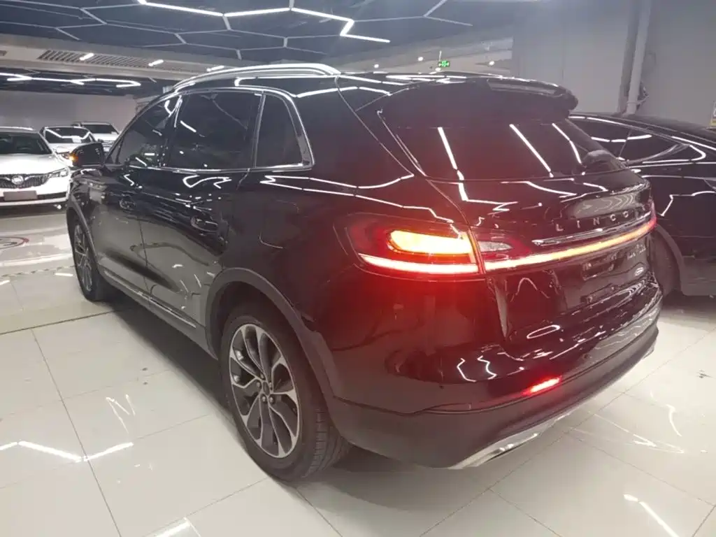 Lincoln Nautilus 2021