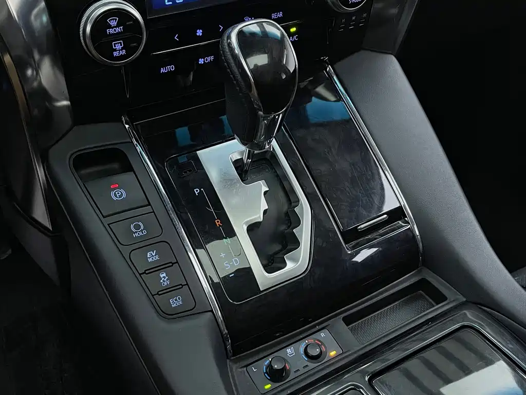 Toyota Vellfire 2020 — фото 10
