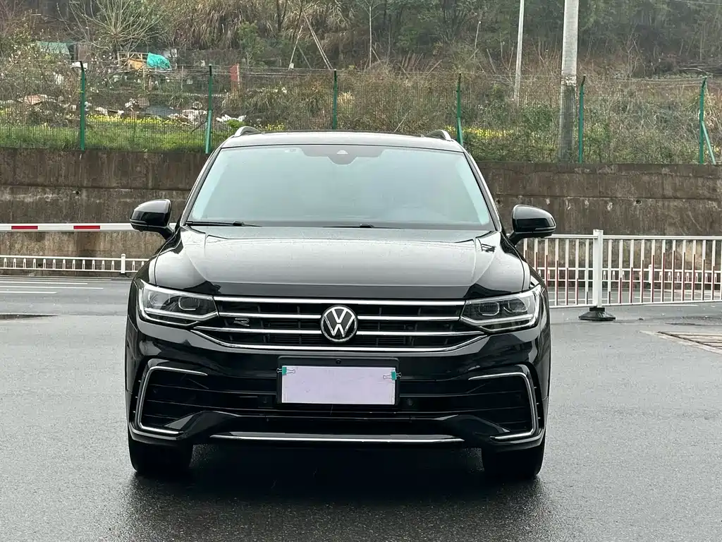 Volkswagen Tiguan L 2023 — фото 2