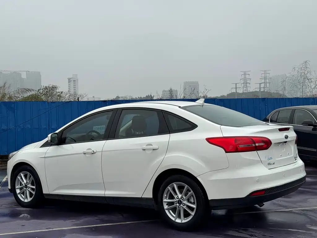 Ford Focus 2017 — фото 7