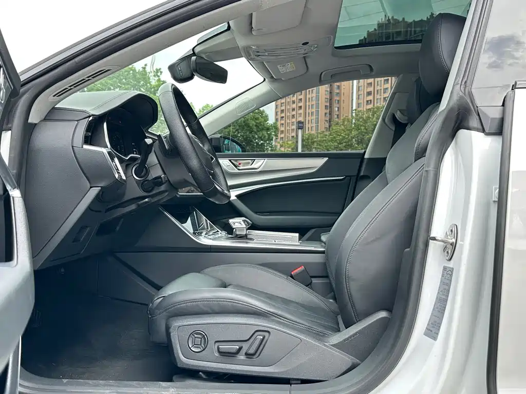Audi A7 2022 — фото 17