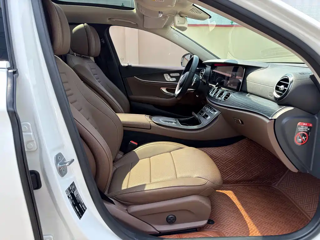 Mercedes-Benz E-Class 2019 — фото 11