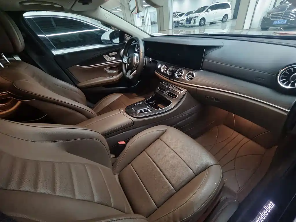 Mercedes-Benz E-Class 2020 — фото 18