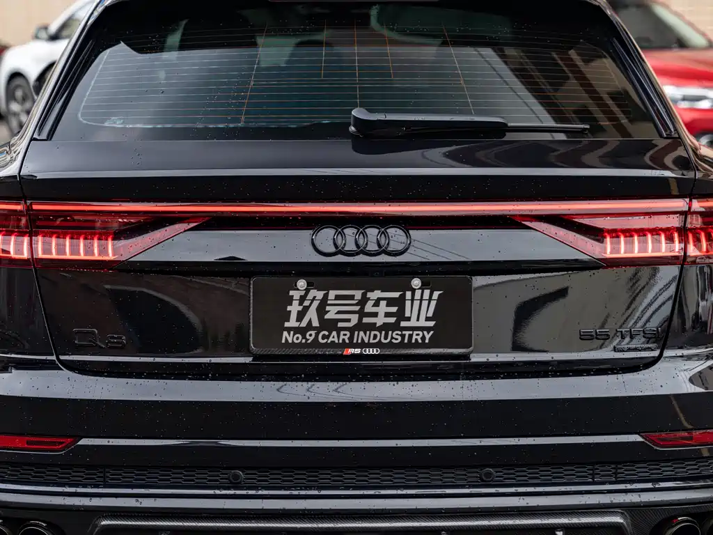Audi Q8 2020 — фото 7