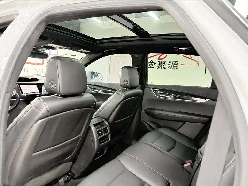 Cadillac XT5 2021 — фото 11