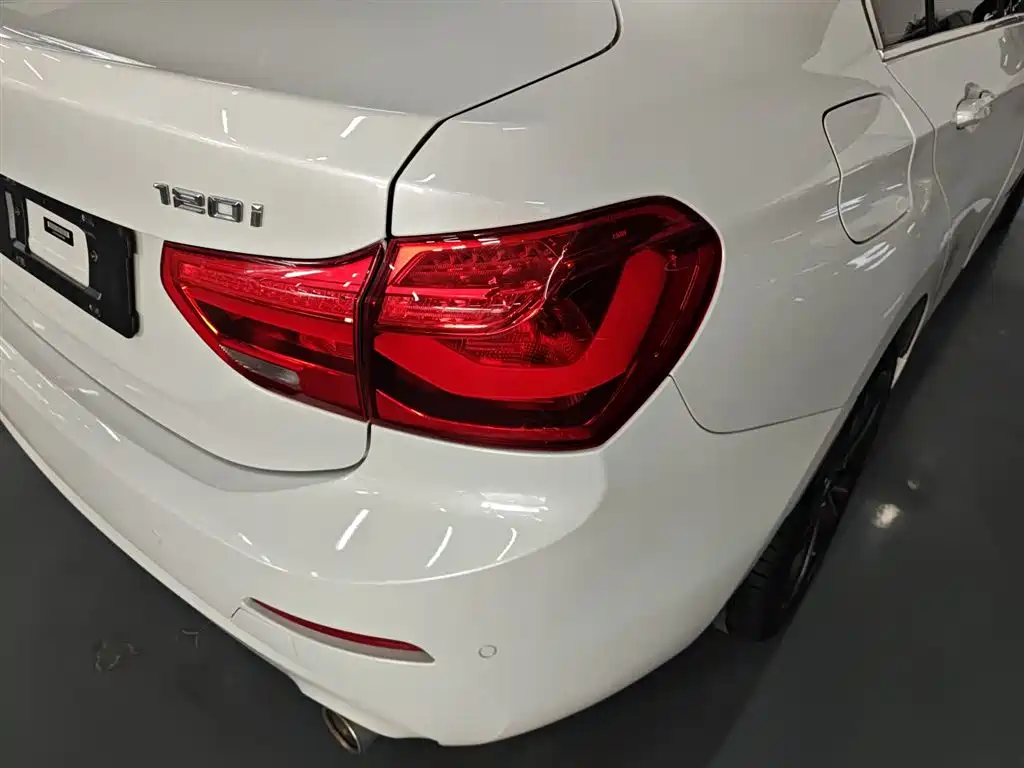 BMW 1 Series 2020 — фото 24
