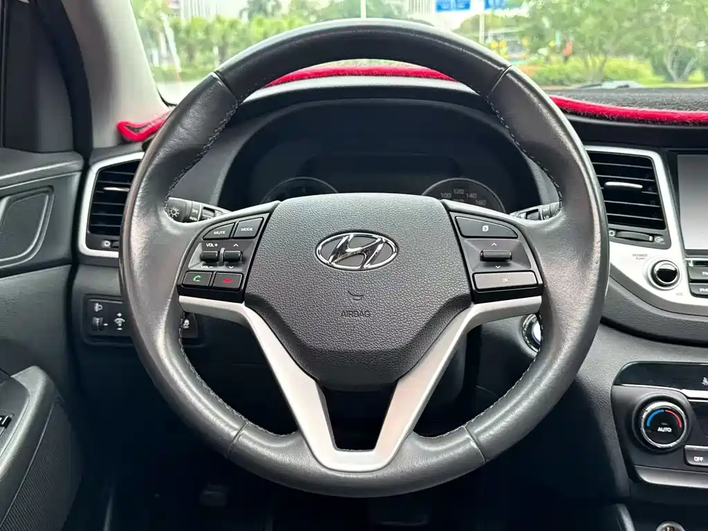 Hyundai Tucson 2017 — фото 8