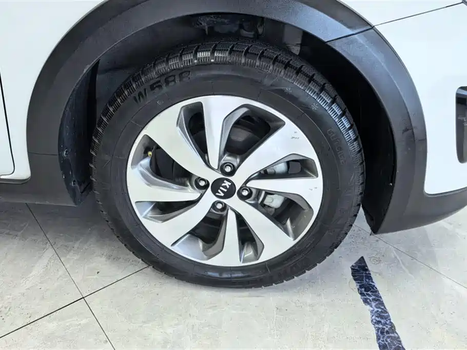 Kia KX Cross 2020 — фото 6