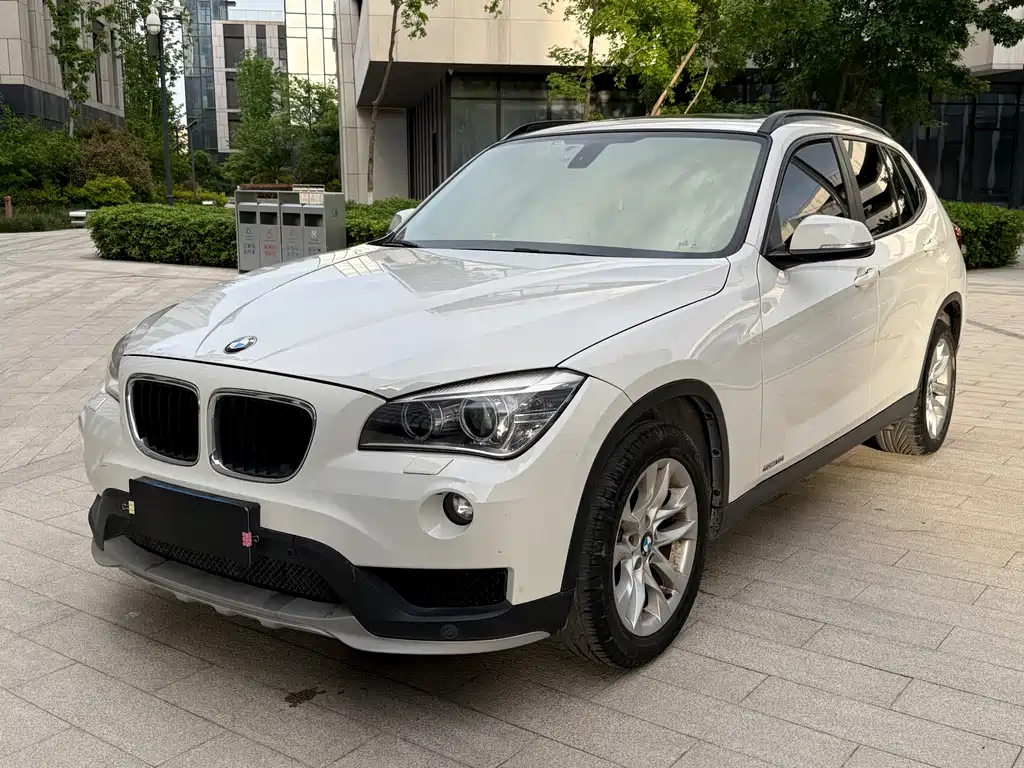 BMW X1 2015 — фото 1