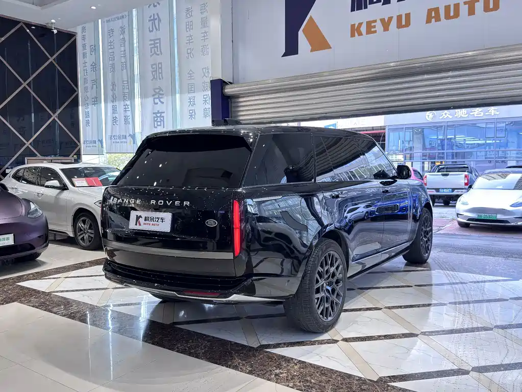 Land Rover Range Rover 2023 — фото 16