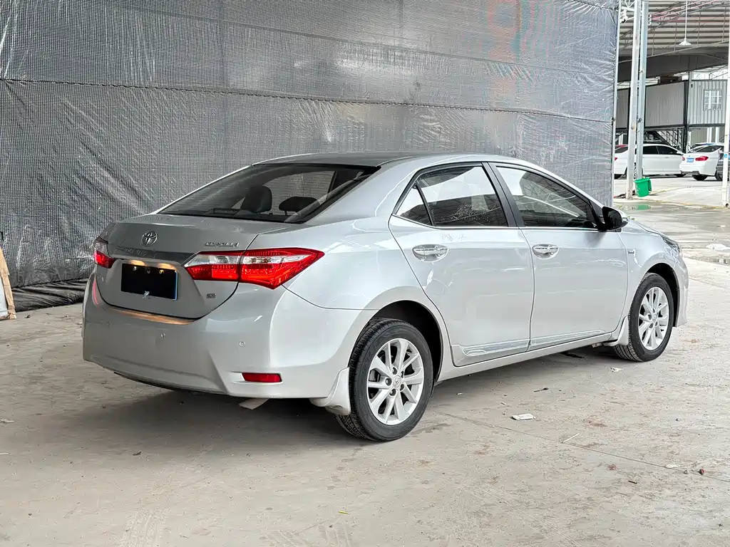 Toyota Corolla 2014 — фото 12