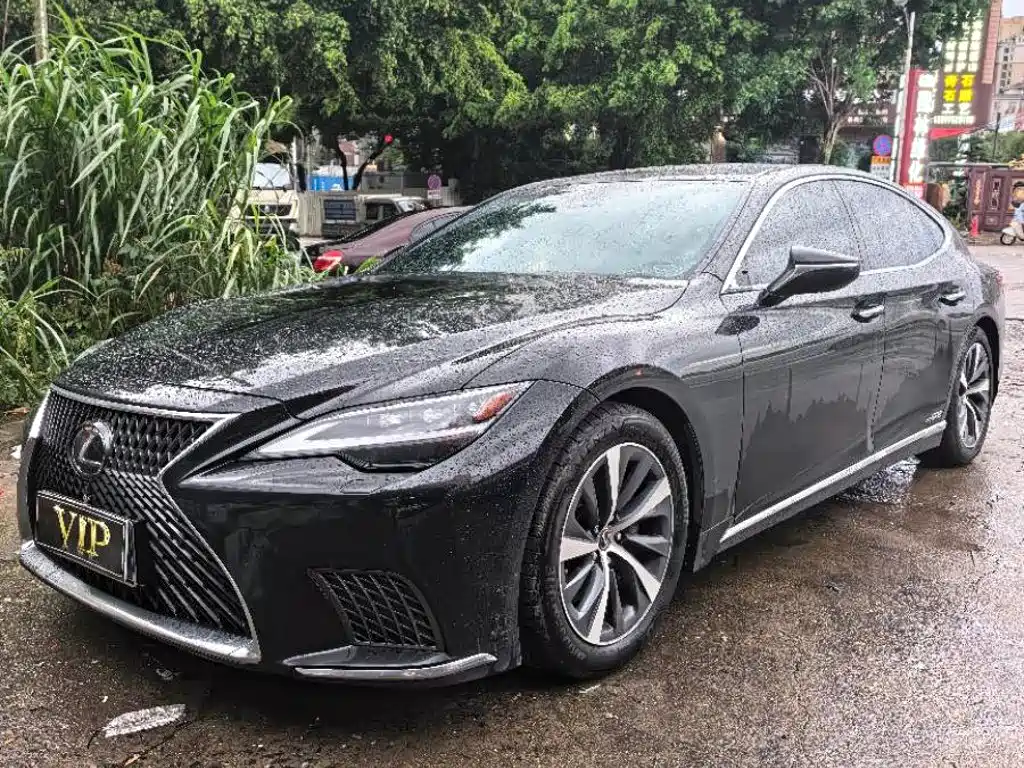 Lexus LS 2023