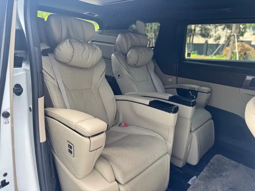 Toyota Vellfire 2023 — фото 6