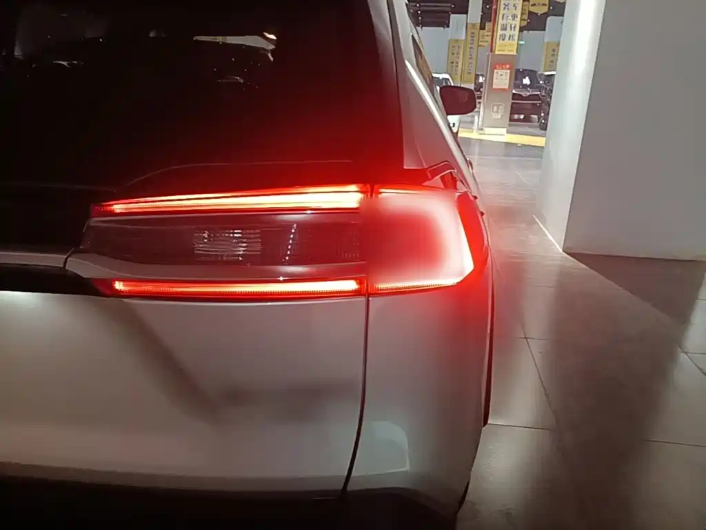 Toyota Wildlander 2021 — фото 8