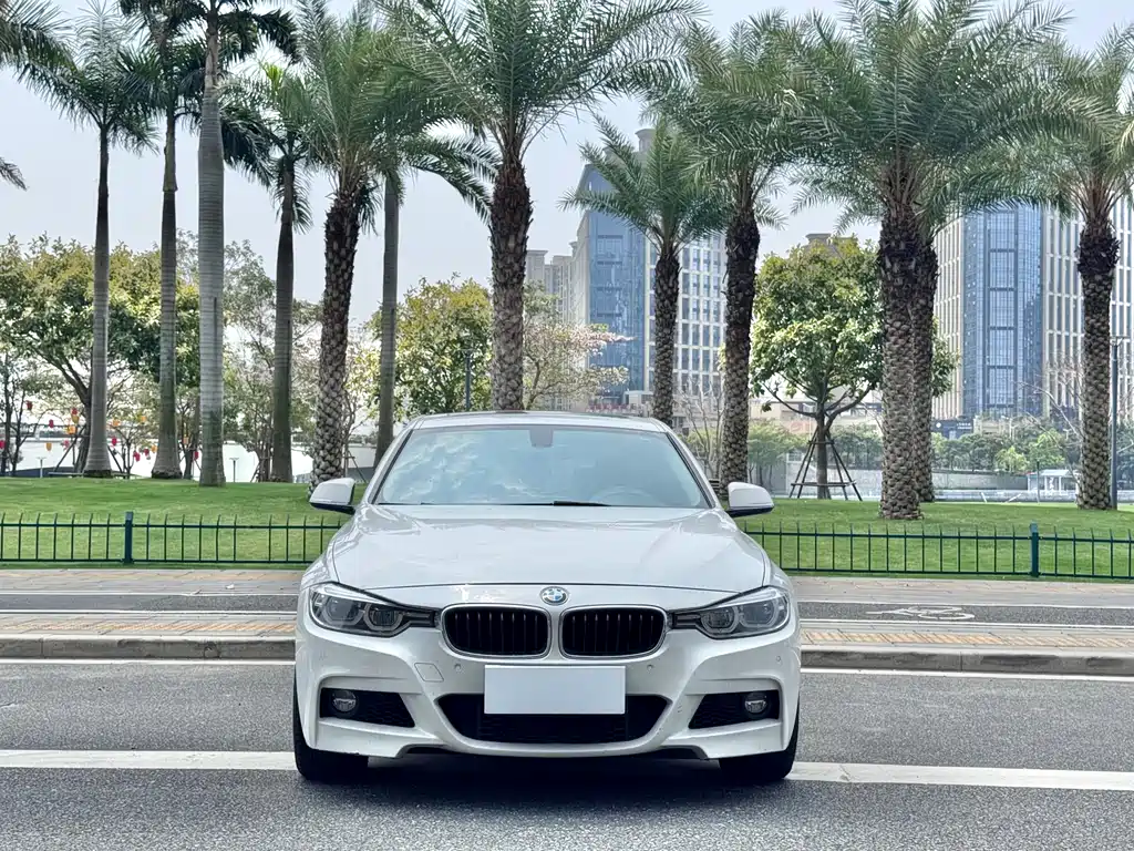 BMW 3 Series 2018 — фото 2