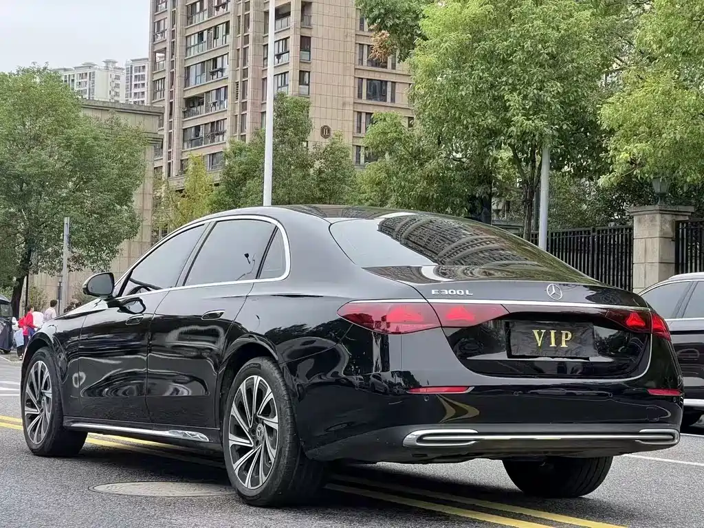 Mercedes-Benz E-Class 2024