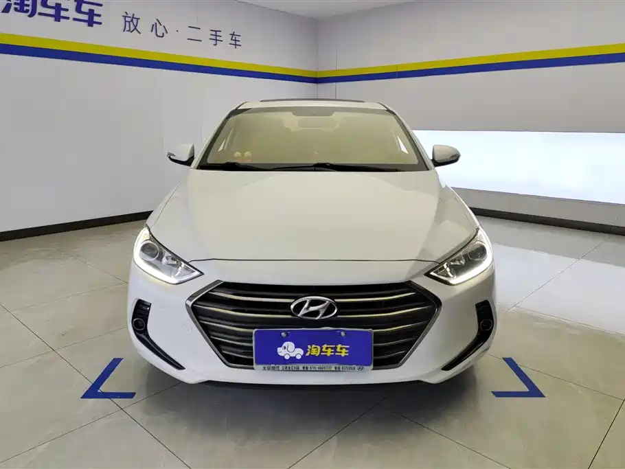 Hyundai Elantra 2018 — фото 2