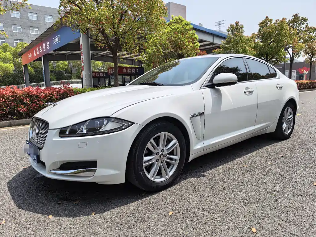 Jaguar XF 2013 — фото 2