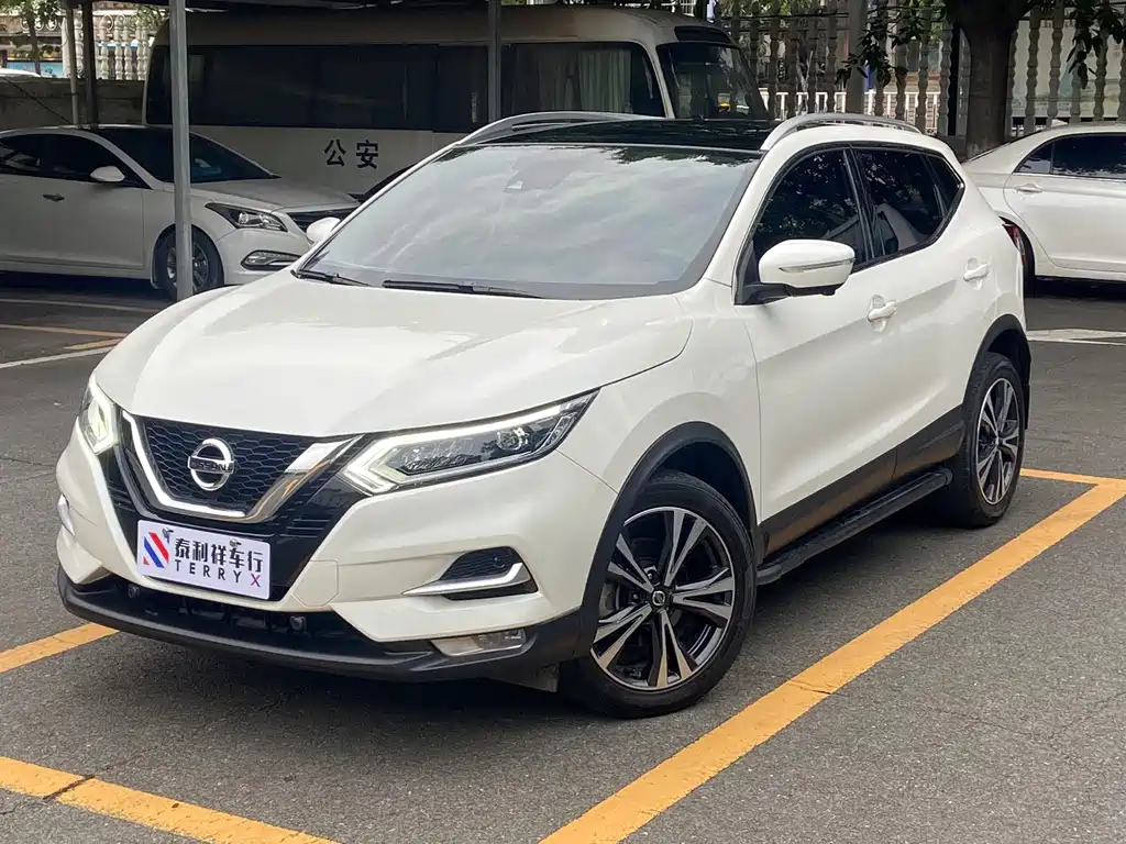 Nissan Qashqai 2023 — фото 1