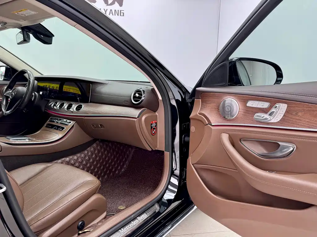 Mercedes-Benz E-Class 2022 — фото 13
