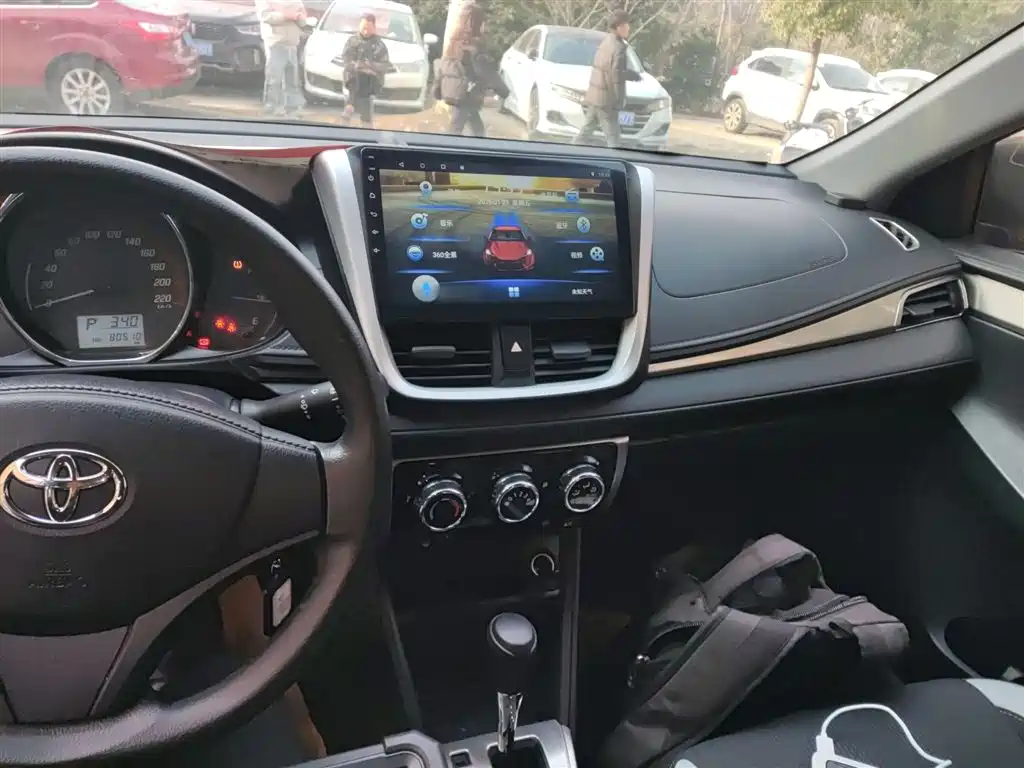 Toyota Yaris L 2021 — фото 10