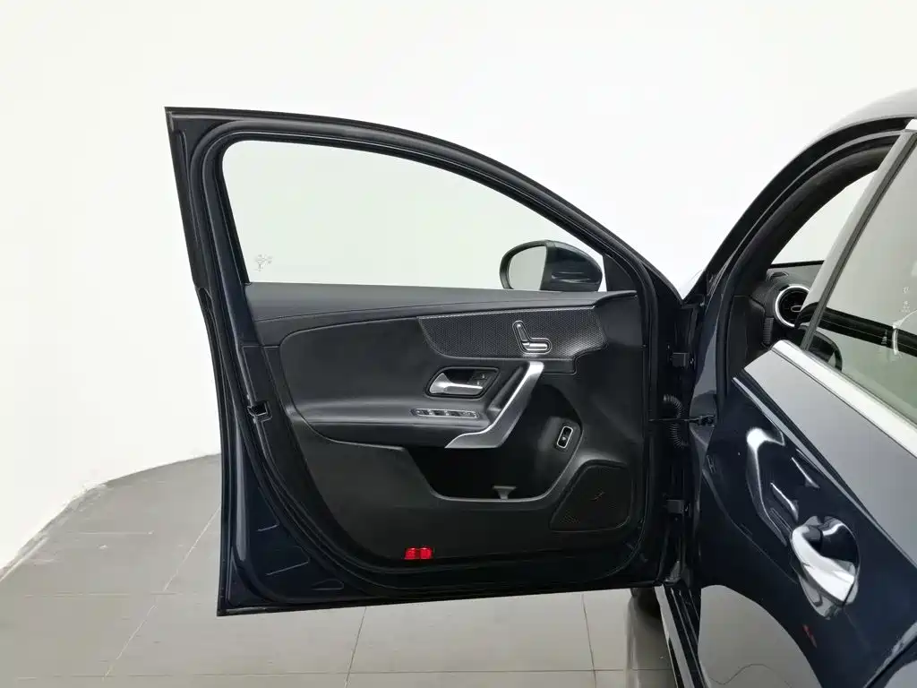 Mercedes-Benz A-Class 2019 — фото 8
