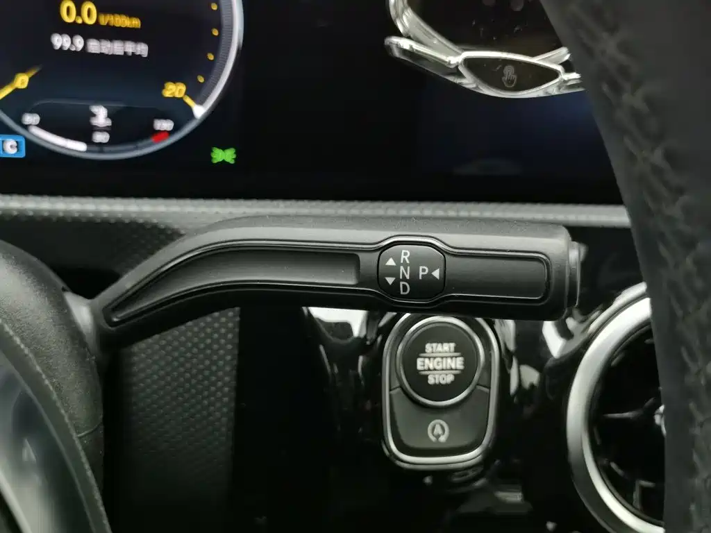 Mercedes-Benz A-Class 2019 — фото 13