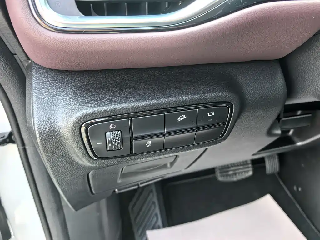 GAC Motor Trumpchi M6 2024 — фото 15