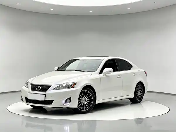 Lexus IS 2012