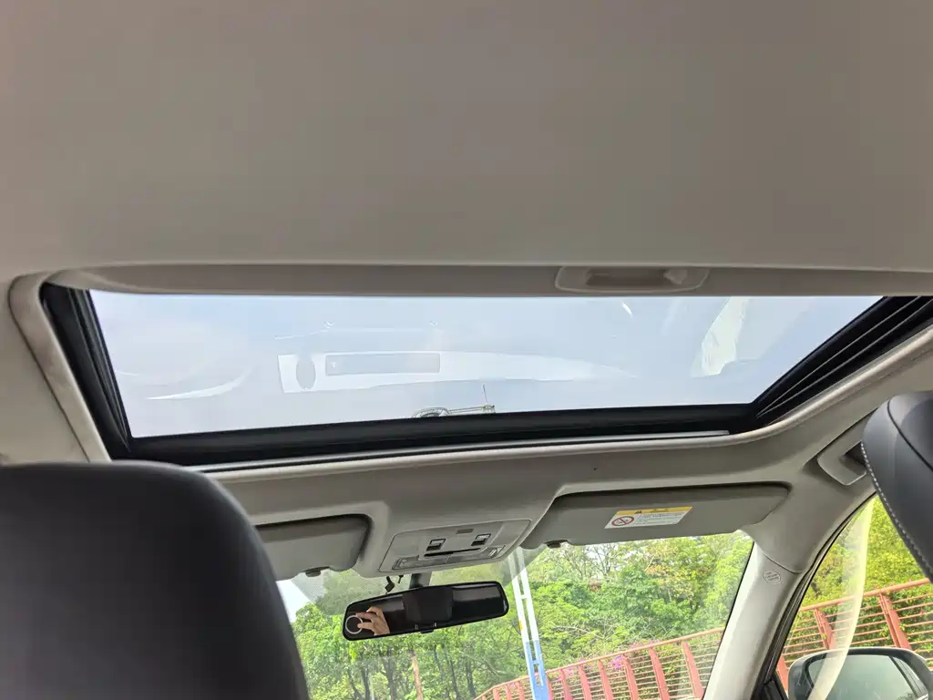 Toyota RAV4 2015 — фото 17