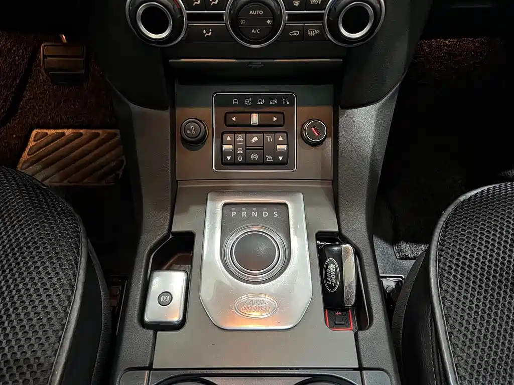 Land Rover Discovery 2016 — фото 15