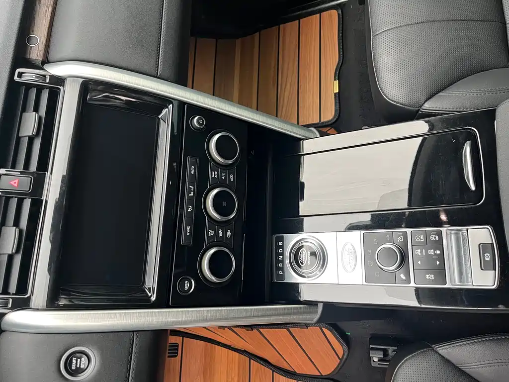 Land Rover Discovery 2018 — фото 19
